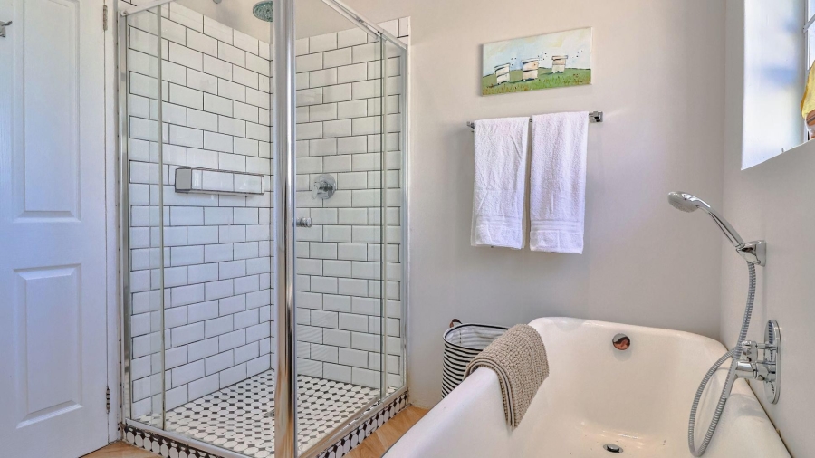 4 Bedroom Property for Sale in De Kelders Western Cape